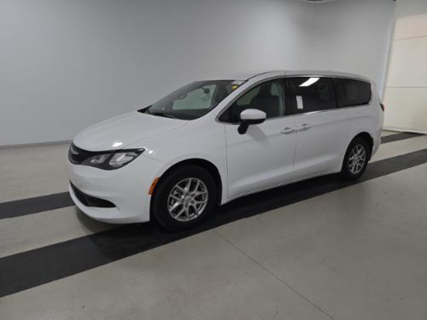 2022 Chrysler Voyager LX's photo